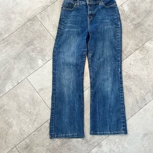 Vintage 512 perfectly slimming Levi's Blue bootcut Women's Jeans 8